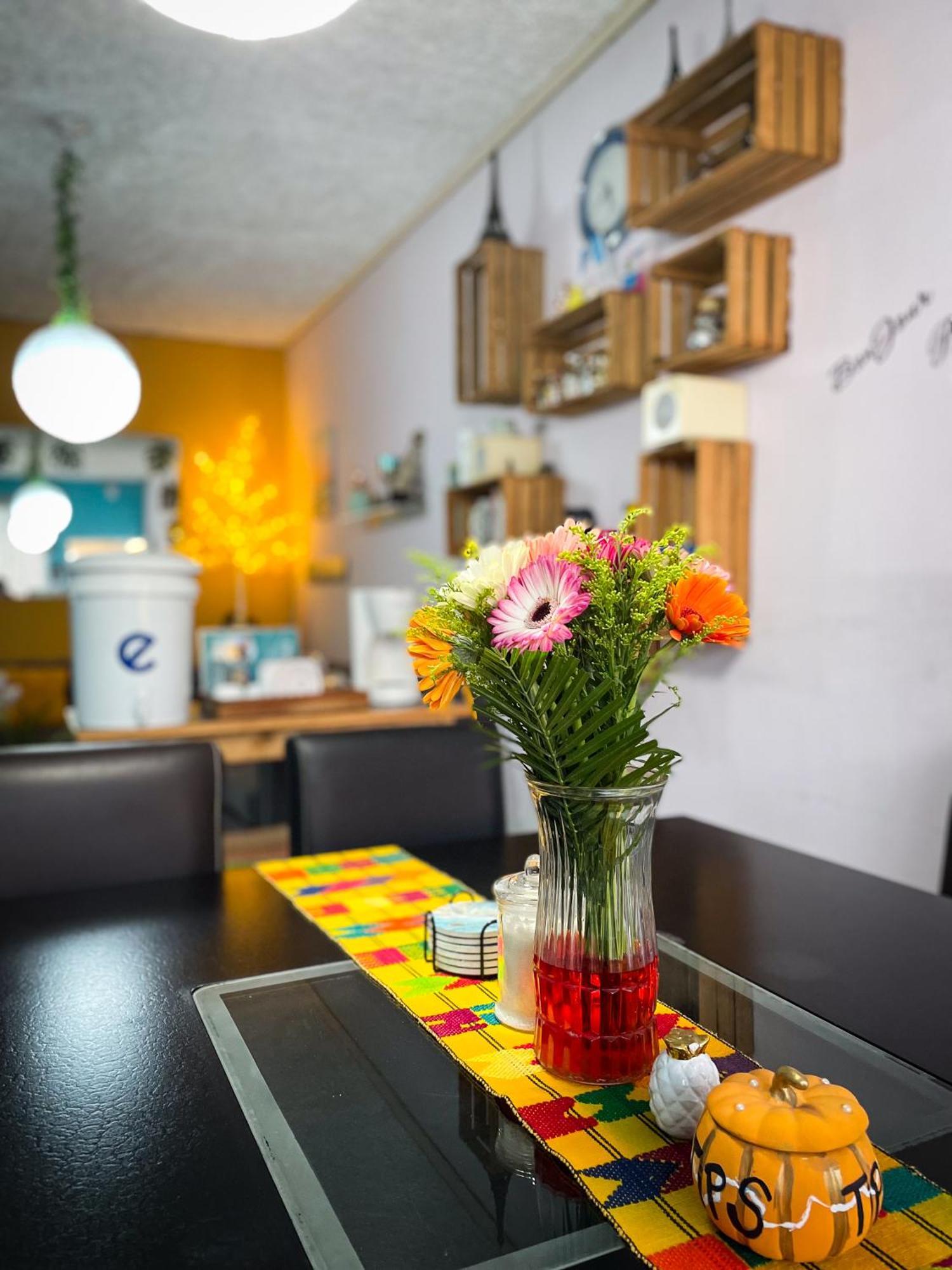 Hostal De Lucca Гватемала Экстерьер фото